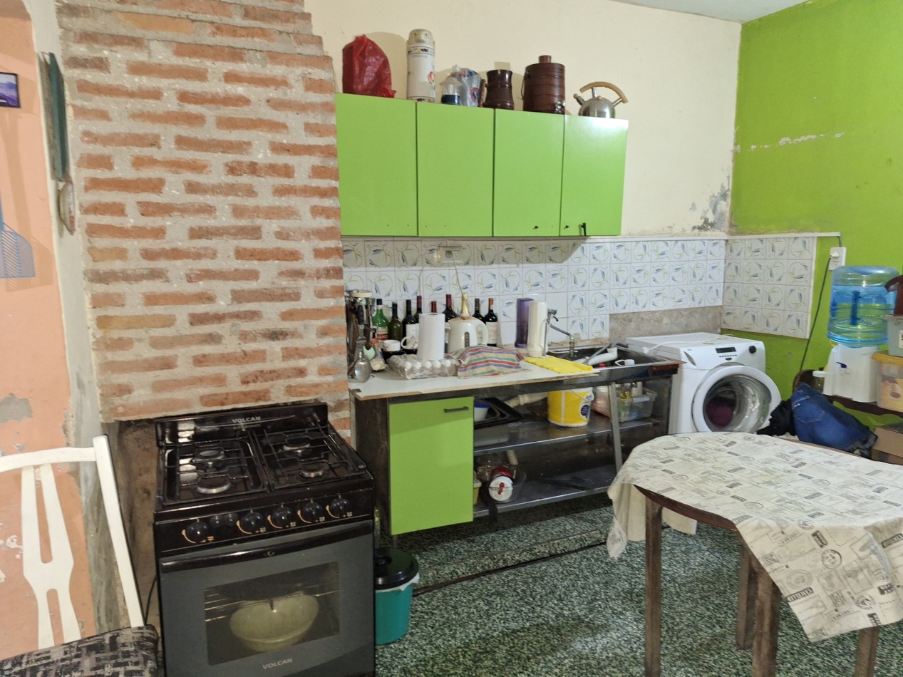 Amplia Casa + Departamento a solo 200mts de av. 9 de Julio