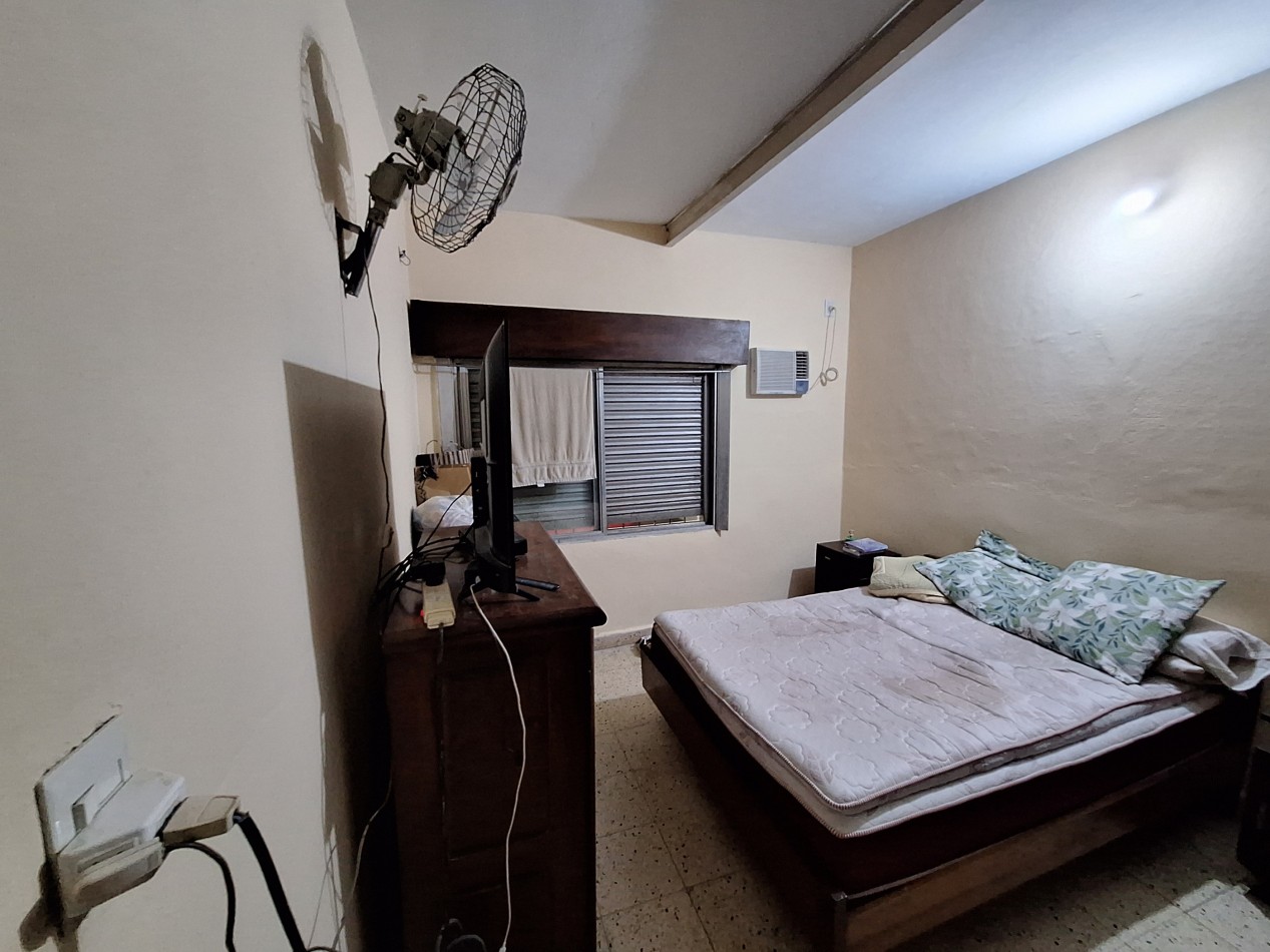 Amplia Casa + Departamento a solo 200mts de av. 9 de Julio