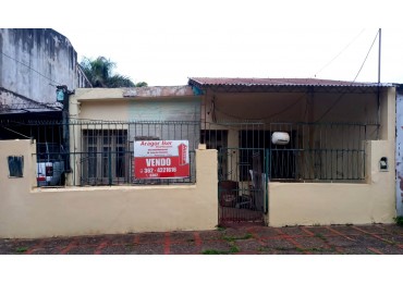 Casa a refaccionar con excelente terreno!! Zona Residecial!!